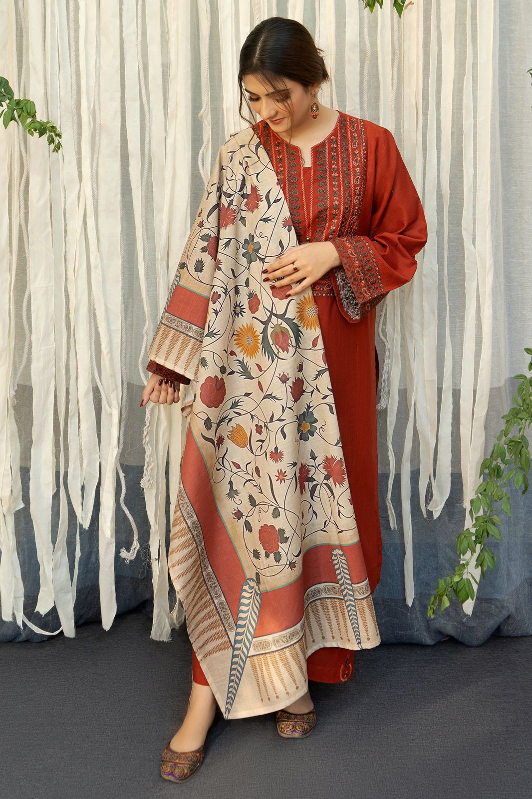 URGE - 3PC LAWN EMBROIDERED Suit DM 1035