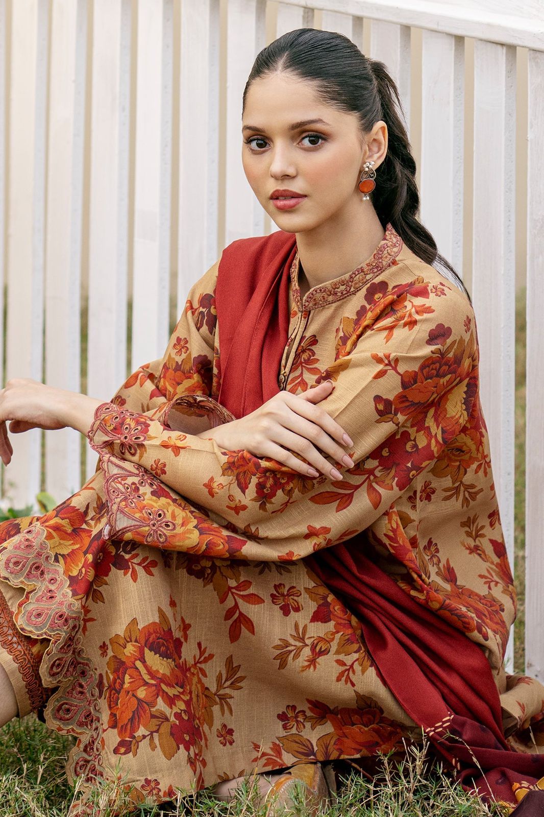 BAROQUE - 3PC KHADDAR PRINTED SHIRT WITH KHADDAR PRINTED DUPATTA AND TROUSER DM 1004